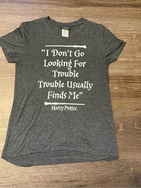 Harry Potter Quote Tee | “Trouble Finds Me” | Size S